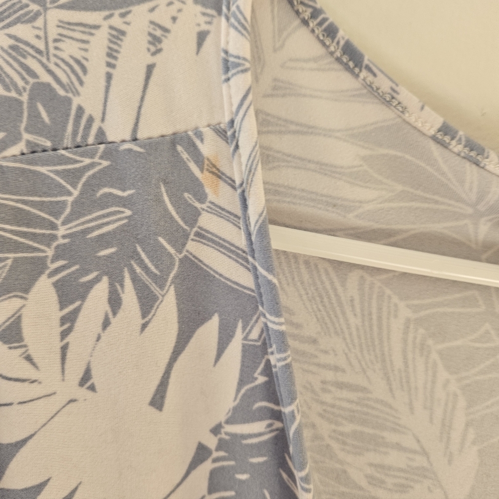 Blue and White Leaf Print Dress Vacation - Picture 6 of 6